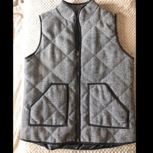 Black & White Quilted Herringbone Vest Runs Small